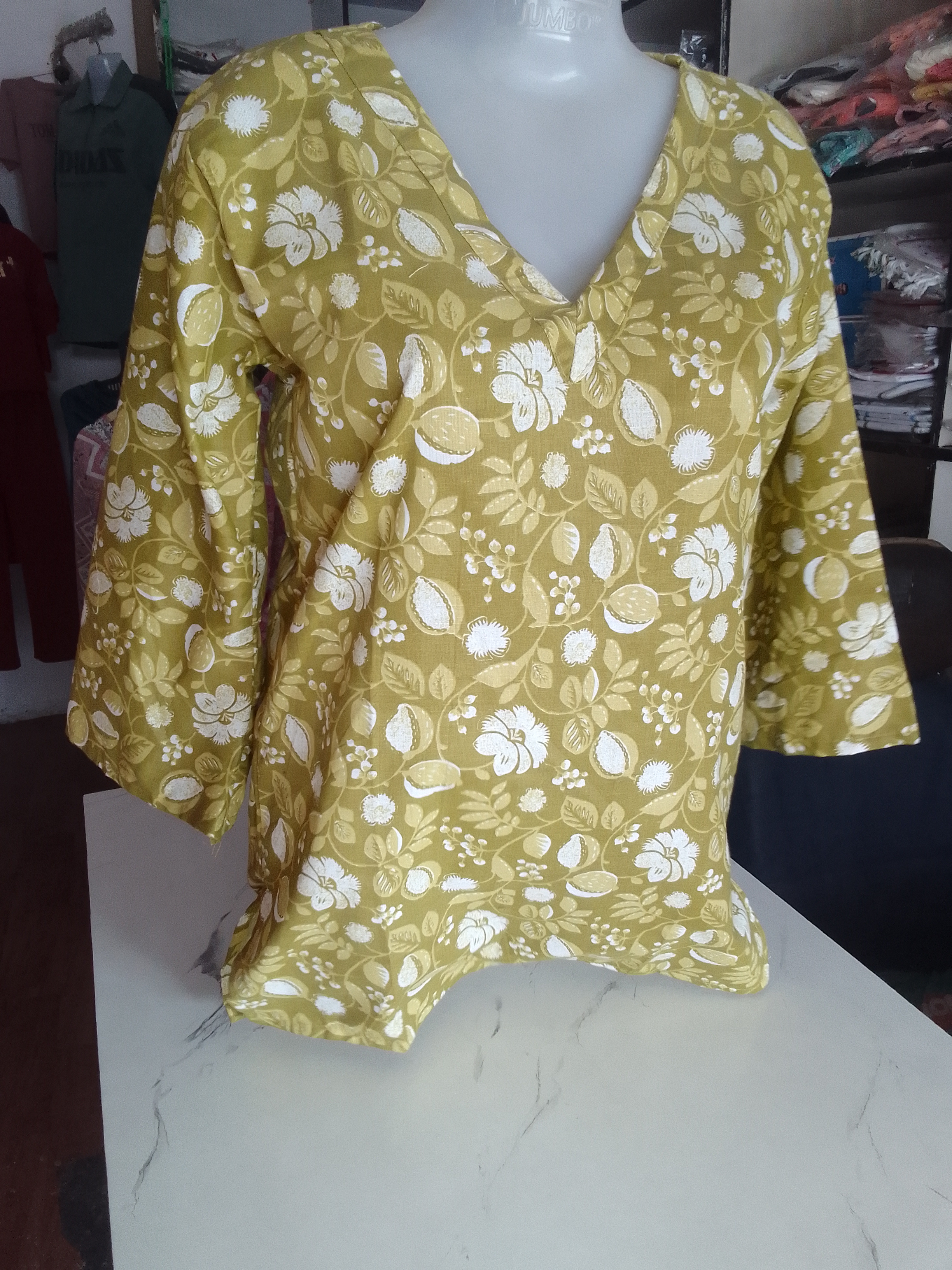 Girls sort kurti